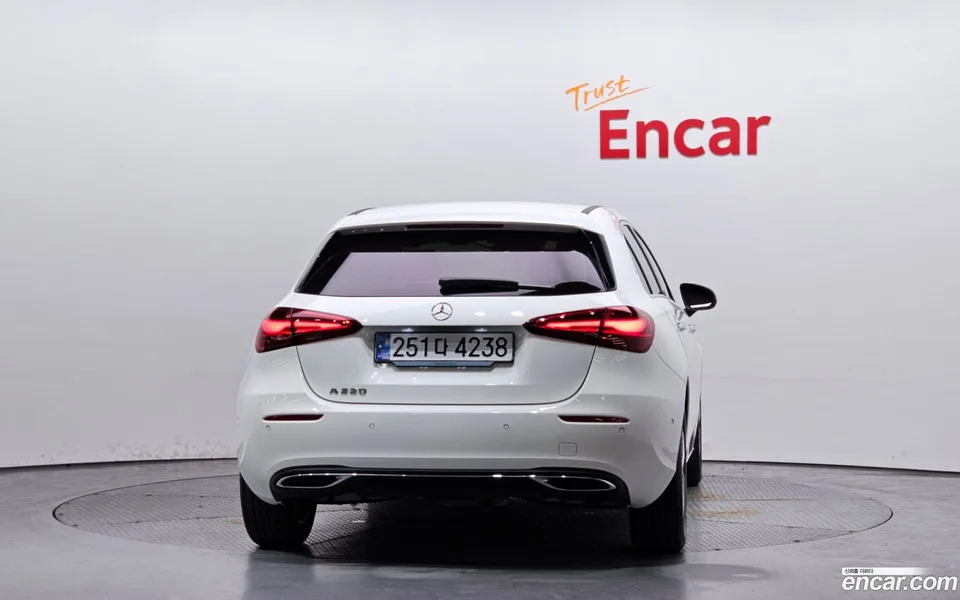 Mercedes-Benz A-Class A220 2025 — миниатюра 4