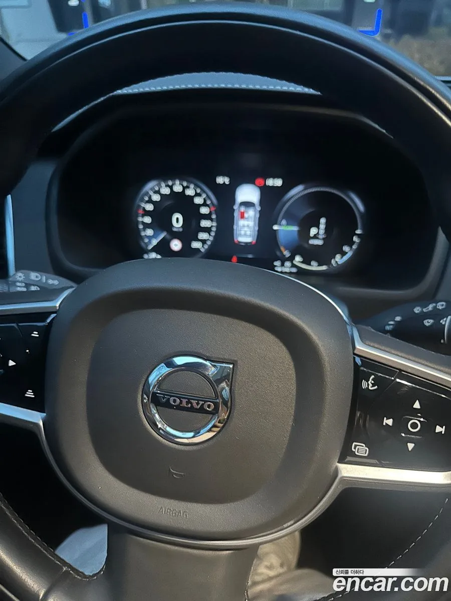 Volvo XC90 T8 2022 — миниатюра 4