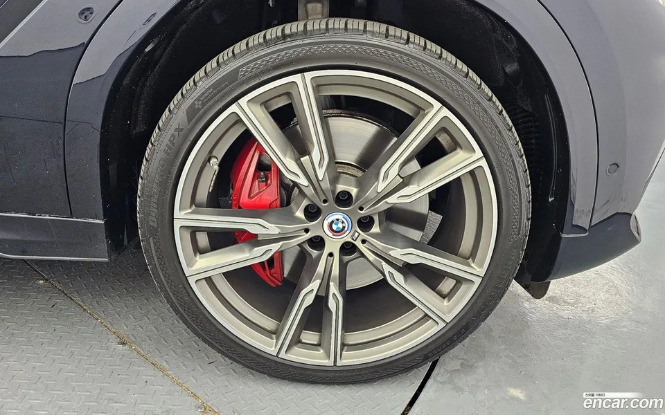 BMW X6 M50i 2023 — миниатюра 5