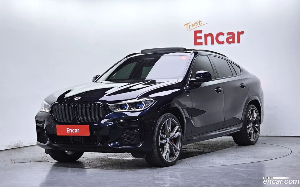 BMW X6 M50i 2023 — фото 1, купить с доставкой в Москву