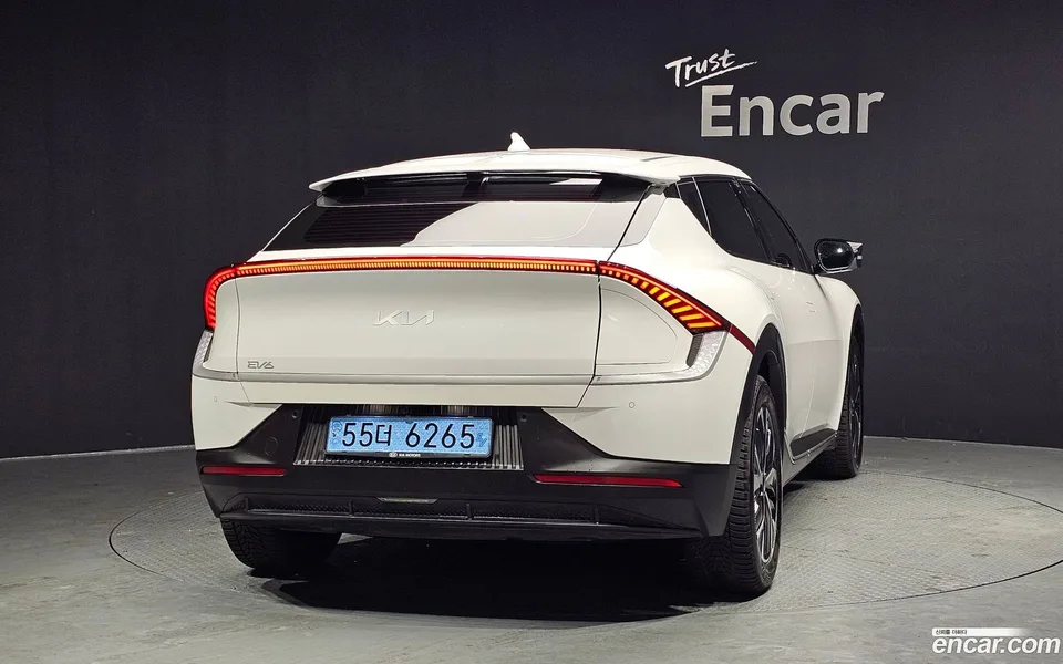 Kia EV6 2023 — миниатюра 4