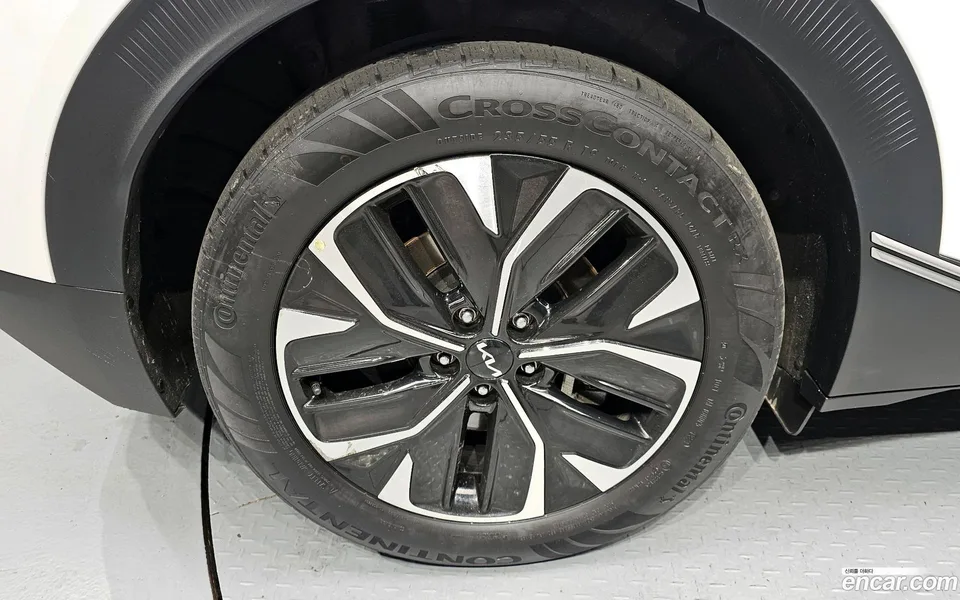 Kia EV6 2023 — миниатюра 5