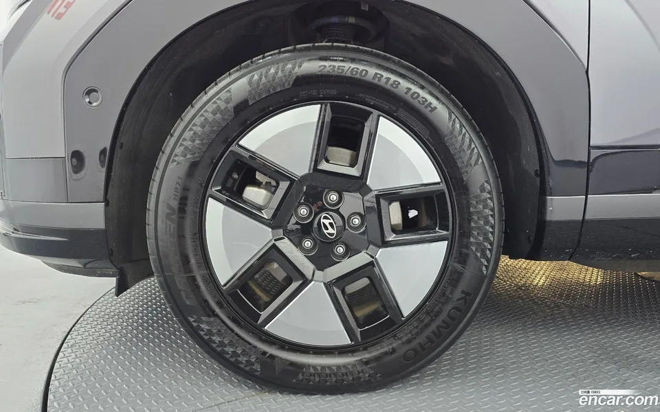 Hyundai Santa Fe HEV 1.6 2WD 2023 — миниатюра 5