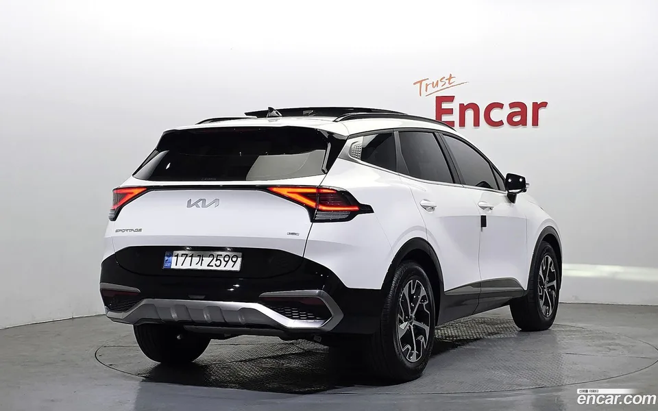 Kia Sportage Hybrid 2WD 2023 — миниатюра 2