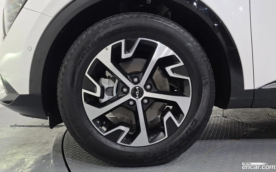 Kia Sportage Hybrid 2WD 2023 — миниатюра 5