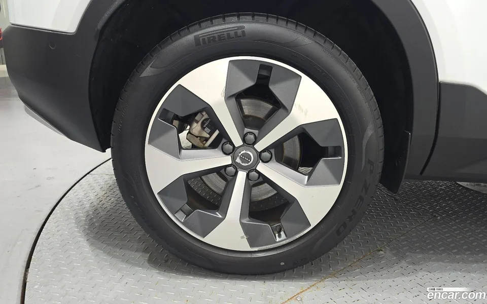 Volvo XC40 B4 2022 — миниатюра 5