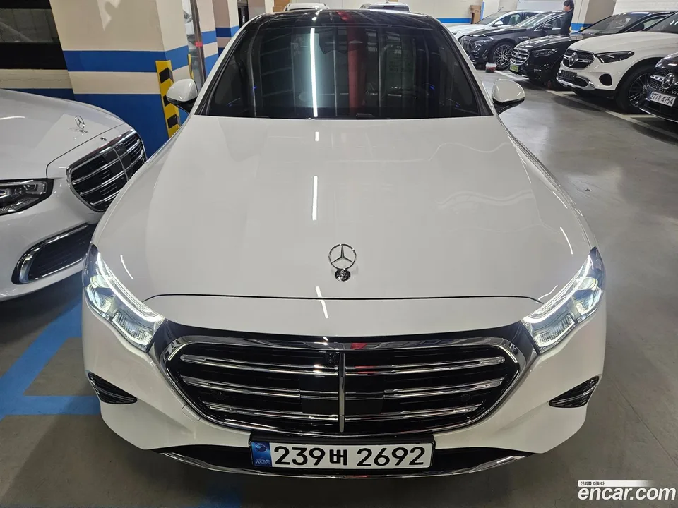 Mercedes-Benz E-Class E300 4MATIC 2026 — миниатюра 3
