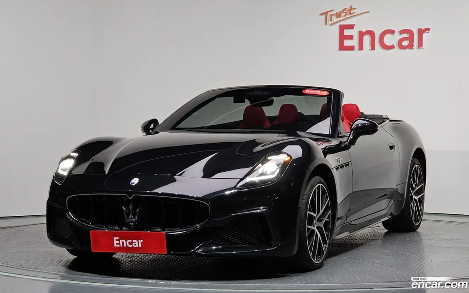 Maserati GranCabrio 3.0 V6 2024 — фото 1, купить с доставкой в Москву