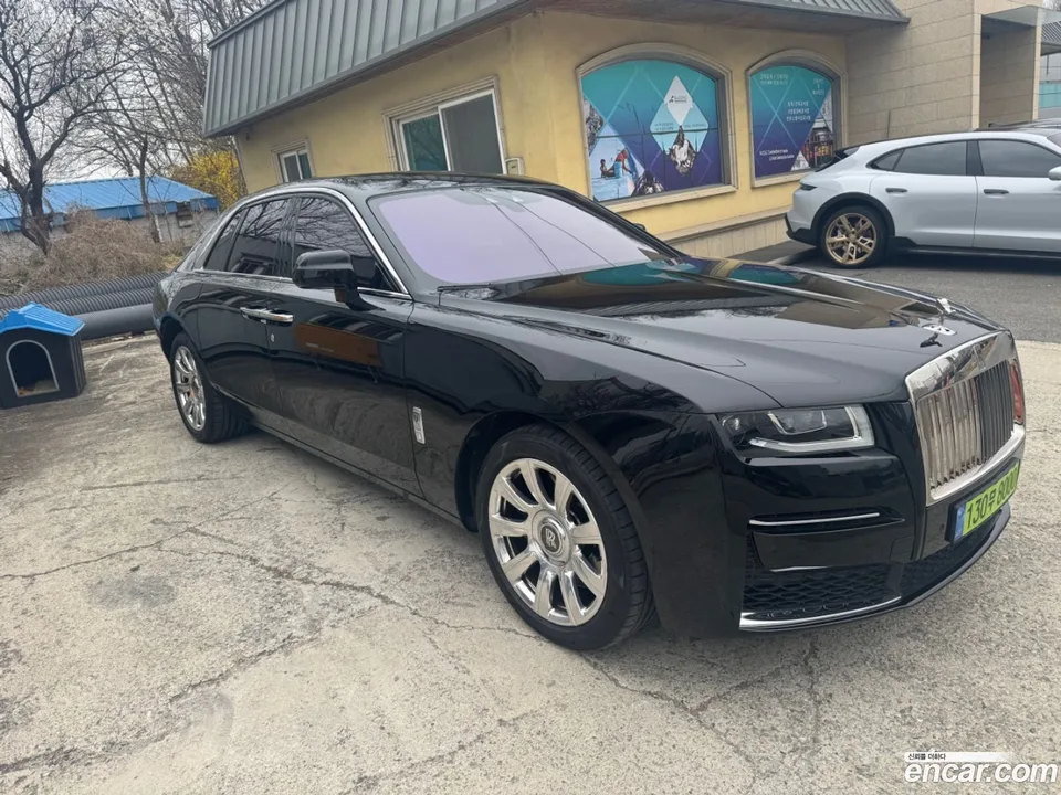 Rolls-Royce Ghost 6.7 V12 2023 — миниатюра 3