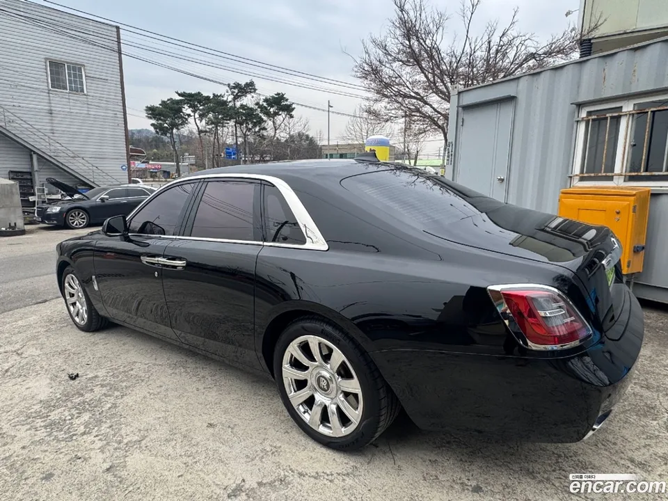 Rolls-Royce Ghost 6.7 V12 2023 — миниатюра 4