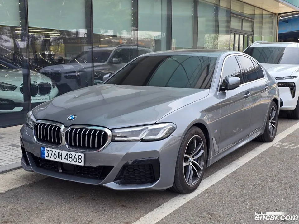 BMW 5 Series 520i M 2023 — фото 1, купить с доставкой в Москву