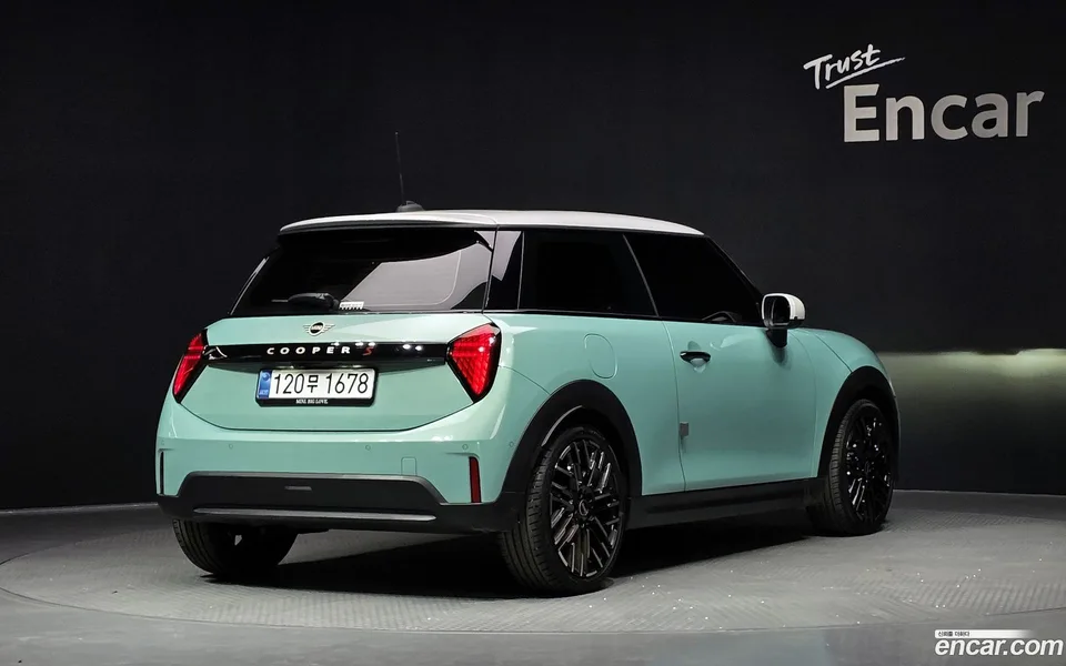 MINI Cooper S 2025 — миниатюра 2
