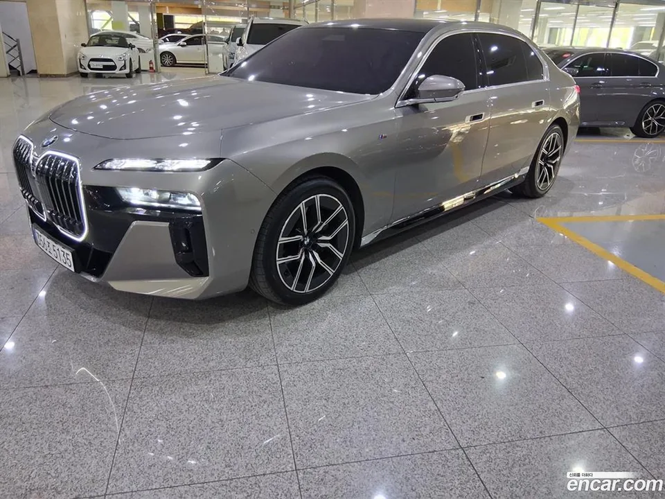 BMW 7 Series 740i xDrive M 2025 — миниатюра 2