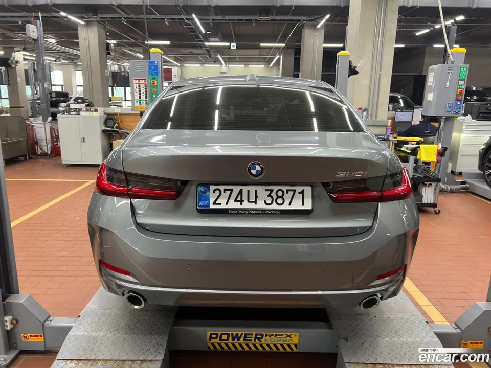 BMW 3 Series 320i 2025 — миниатюра 2