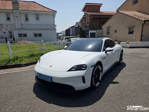 Porsche Taycan 2025 купить в Москве