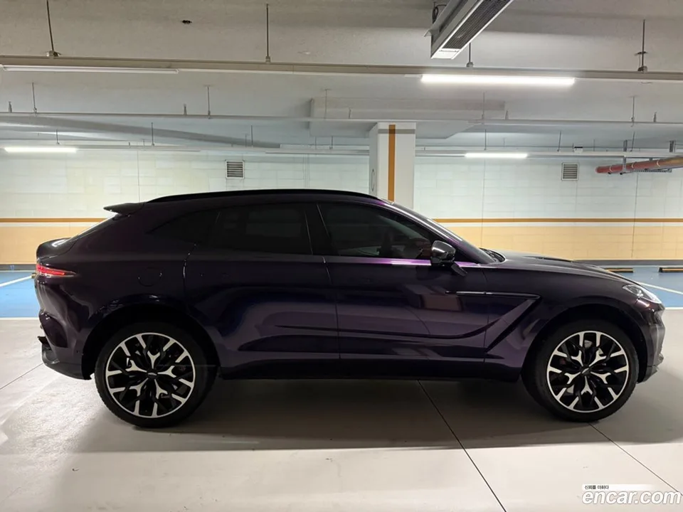 Aston Martin DBX 4.0 V8 2022 — миниатюра 4