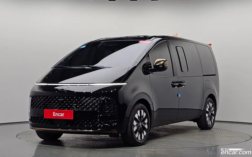 Hyundai Staria HEV 1.6 7 2024 — фото 1, купить с доставкой в Москву