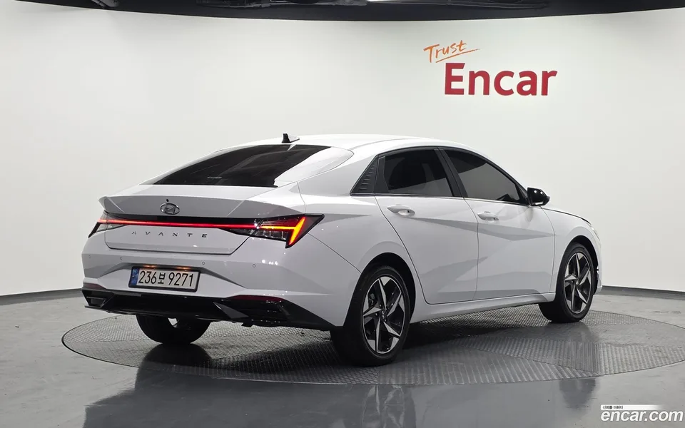 Hyundai Avante 1.6 2022 — миниатюра 2