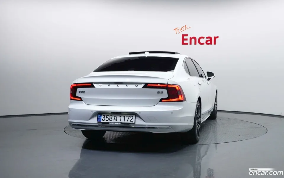 Volvo S90 B5 2022 — миниатюра 4