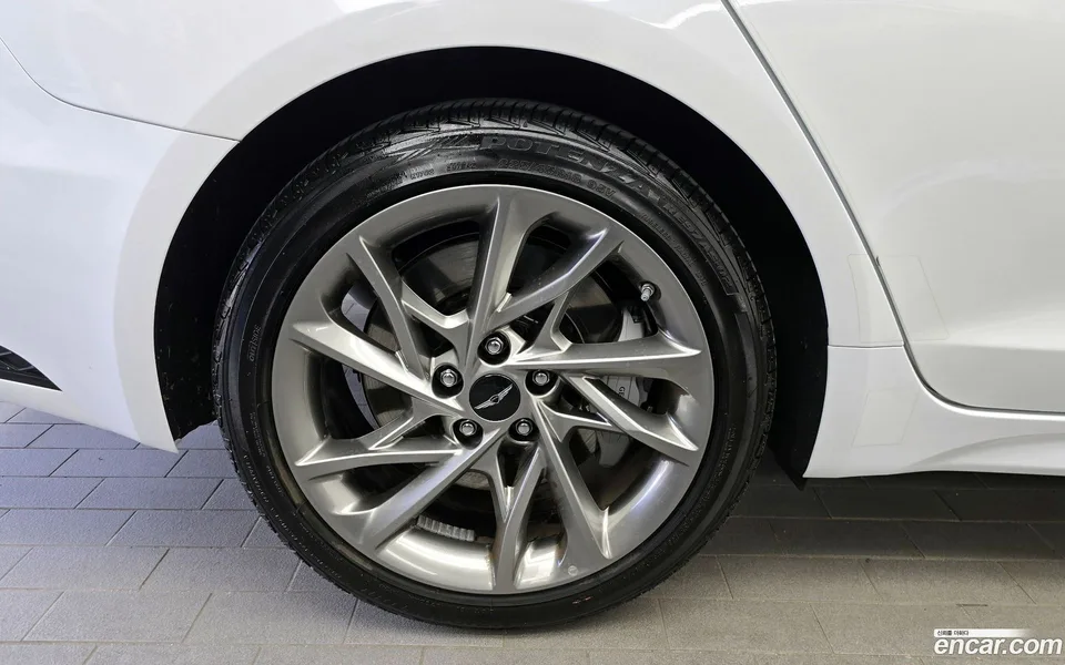 Genesis G70 2.5T 2WD 2024 — миниатюра 5