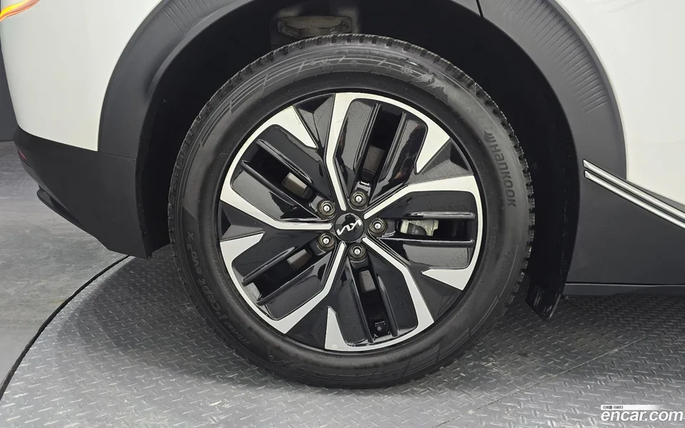 Kia EV6 2023 — миниатюра 5