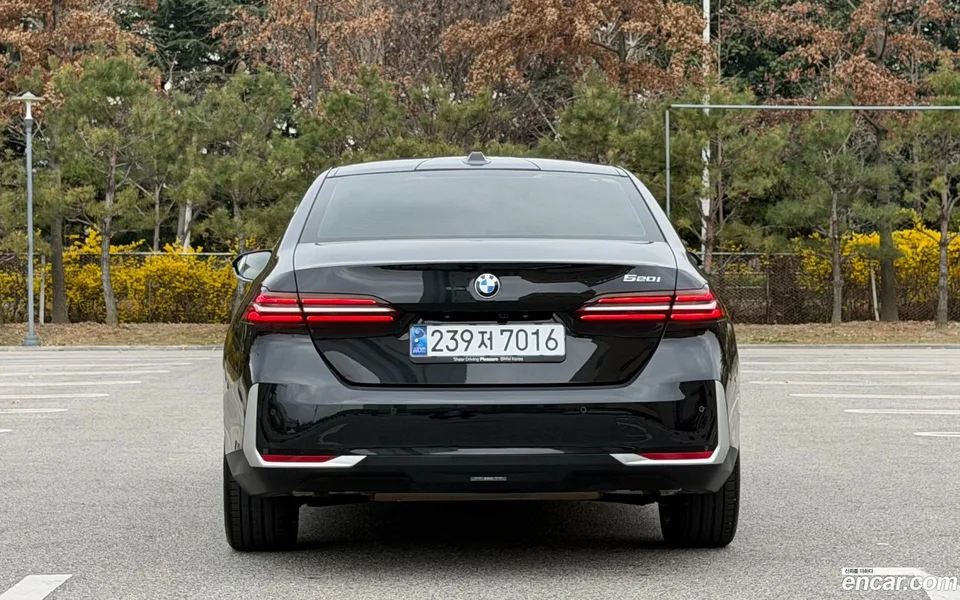 BMW 5 Series 520i 2025 — миниатюра 4