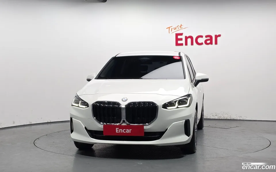 BMW 2 Series Active Tourer 220i 2025 — миниатюра 3