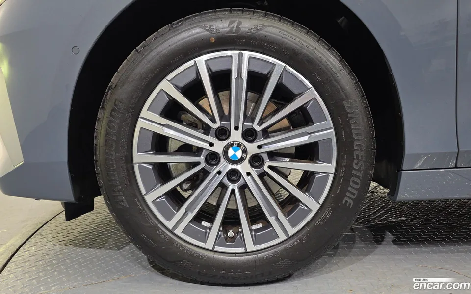 BMW 2 Series Active Tourer 220i 2025 — миниатюра 5