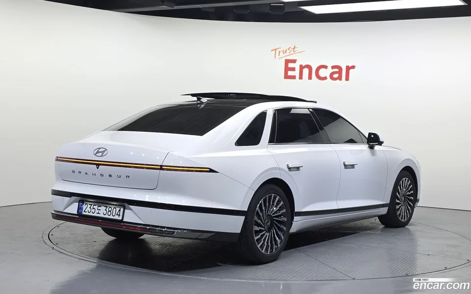 Hyundai Grandeur Hybrid 2023 — миниатюра 2