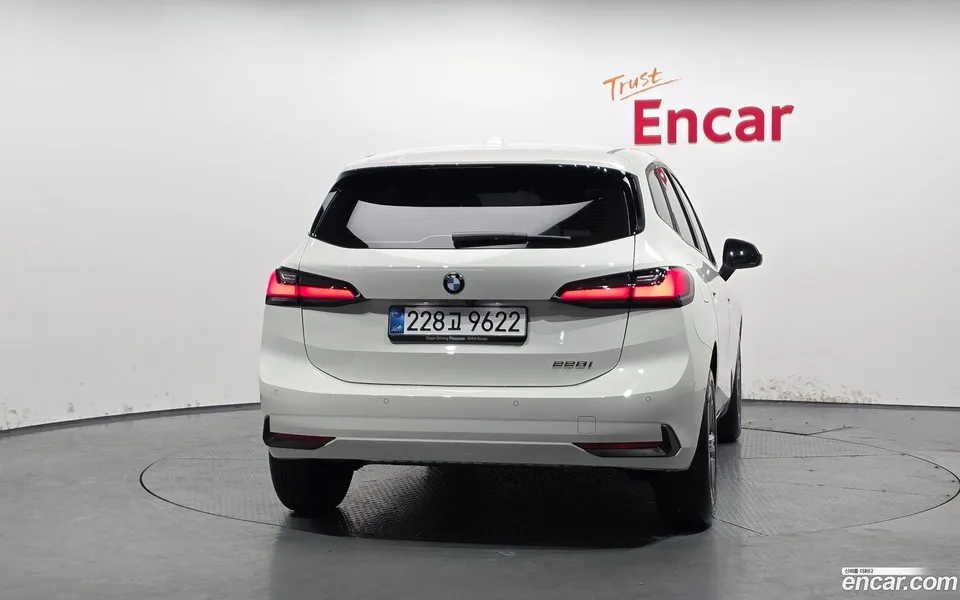 BMW 2 Series Active Tourer 220i 2025 — миниатюра 4
