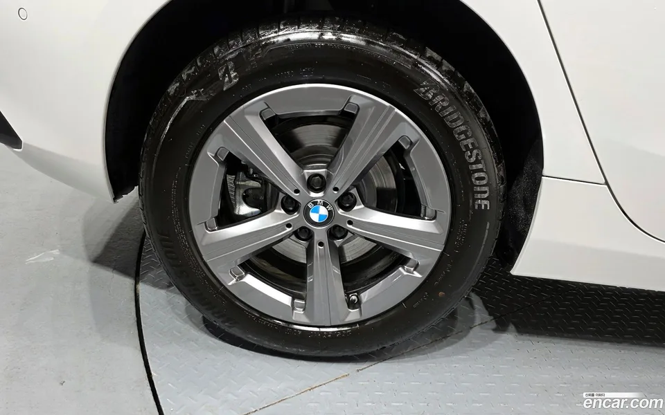 BMW 2 Series Active Tourer 220i 2025 — миниатюра 5