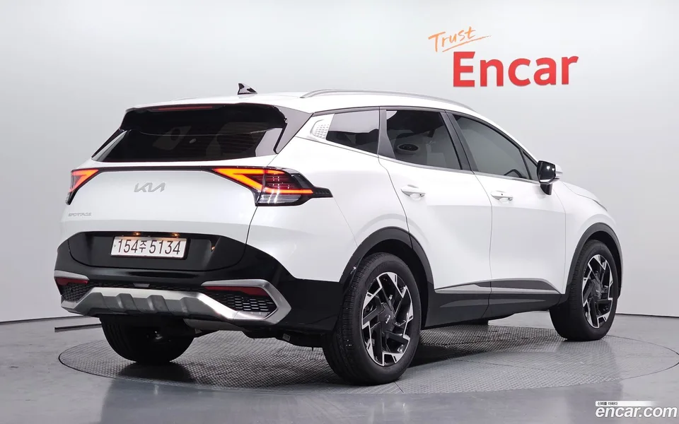 Kia Sportage 2.0 2WD 2023 — миниатюра 2