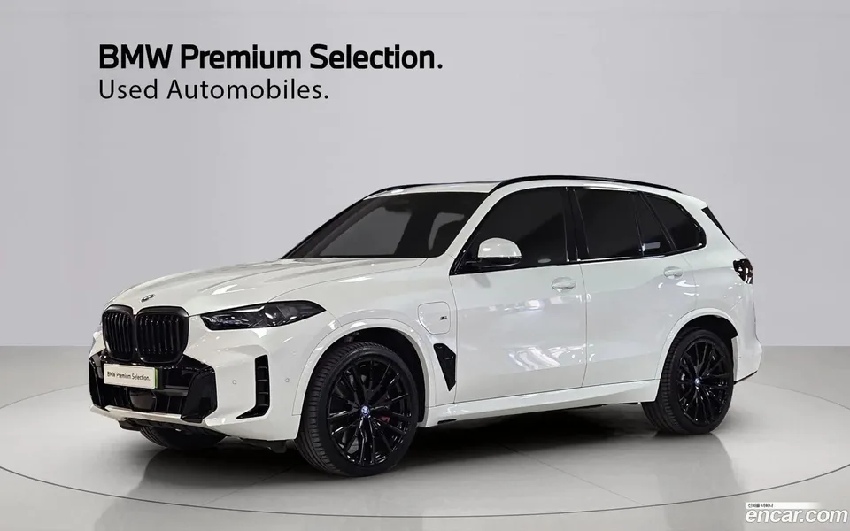 BMW X5 xDrive 50e M 2024 — фото 1, купить с доставкой в Москву