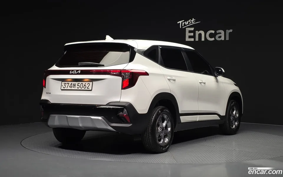 Kia Seltos 2.0 2WD 2023 — миниатюра 2
