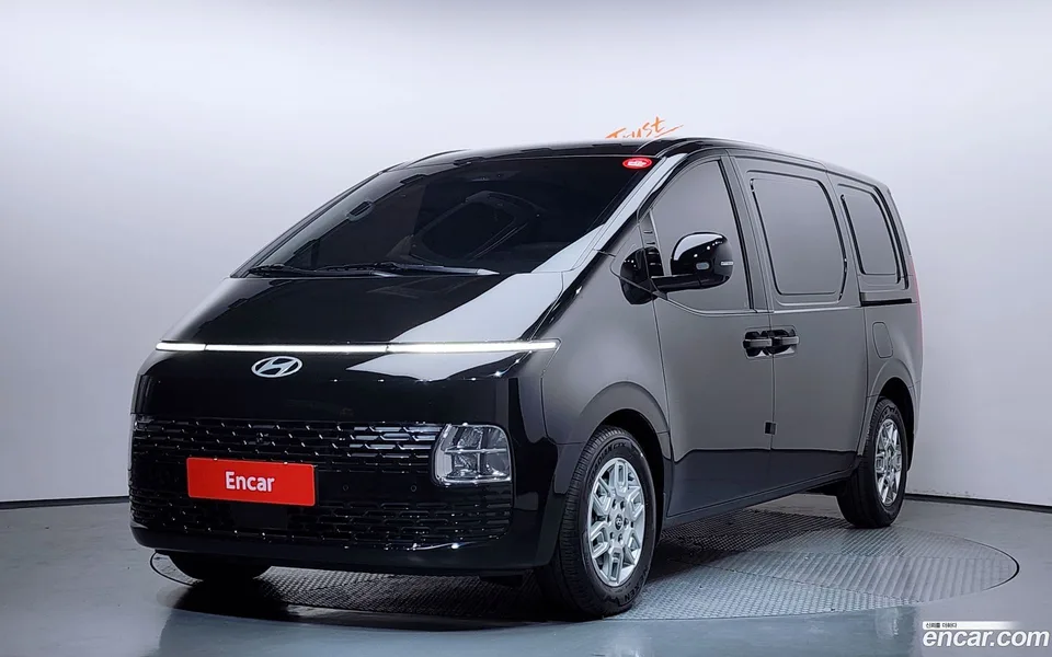 Hyundai Staria 3 2025 — фото 1, купить с доставкой в Москву