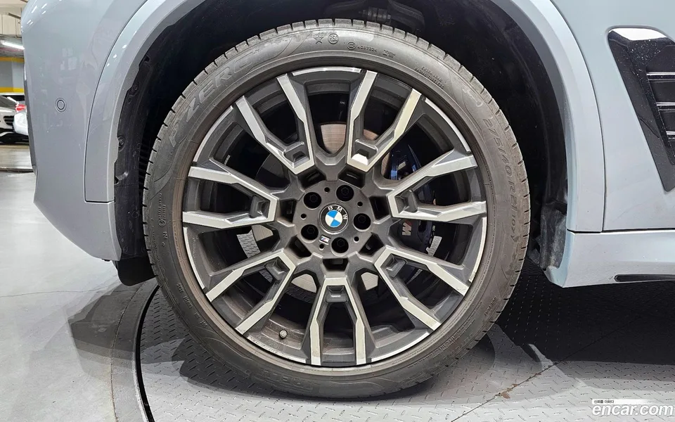 BMW X5 xDrive 40i M 2025 — миниатюра 5
