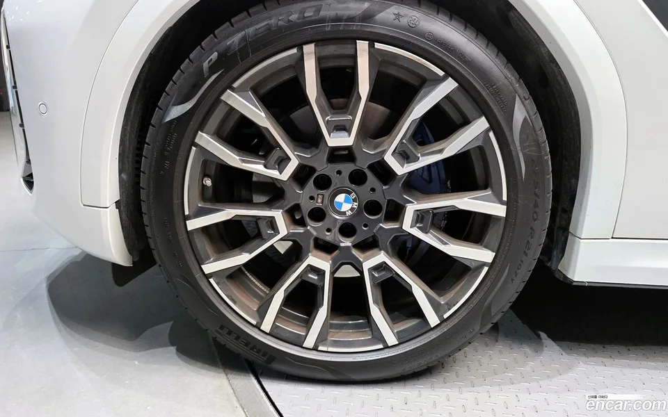 BMW X6 xDrive40i M 2025 — миниатюра 5