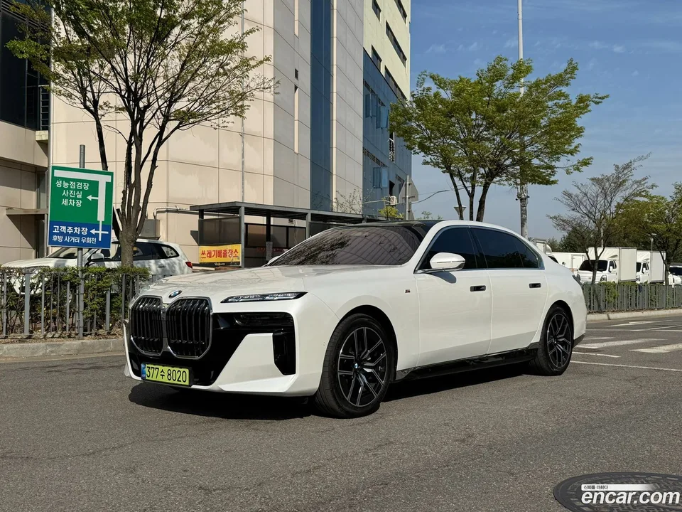 BMW 7 Series 740d xDrive M 2025 — фото 1, купить с доставкой в Москву
