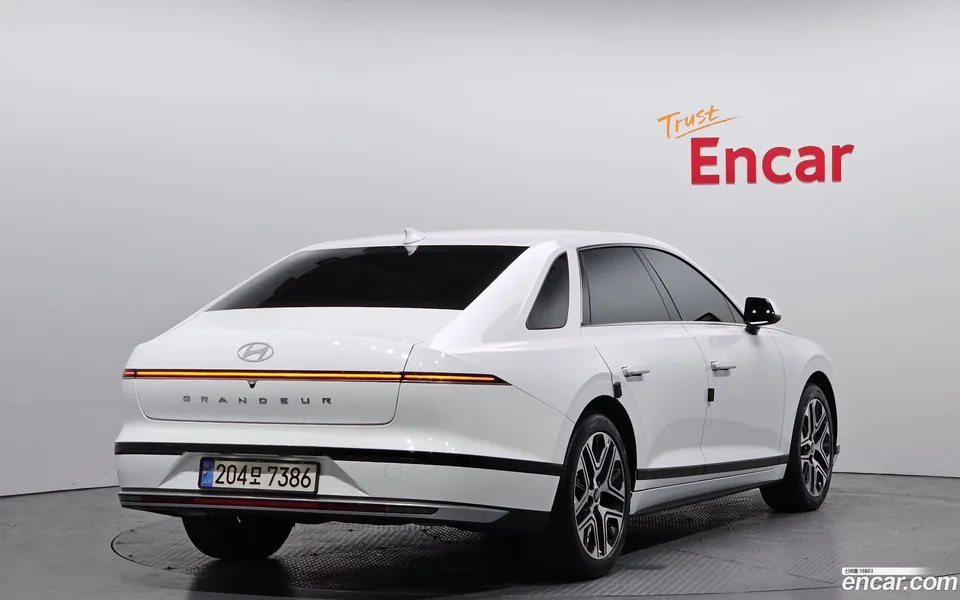 Hyundai Grandeur 2.5 2WD 2023 — миниатюра 2
