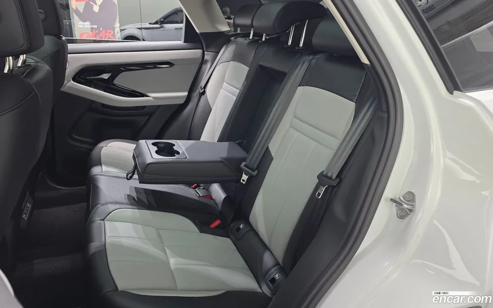 Land Rover Range Rover Evoque P250 SE 2025 — миниатюра 5