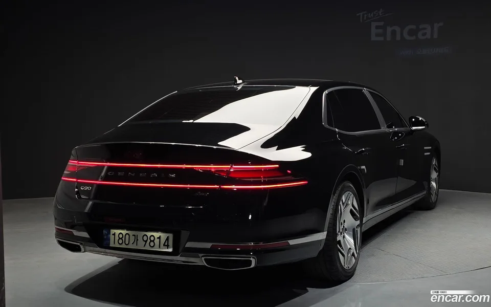 Genesis G90 3.5 e-S/C AWD LWB 2022 — миниатюра 2