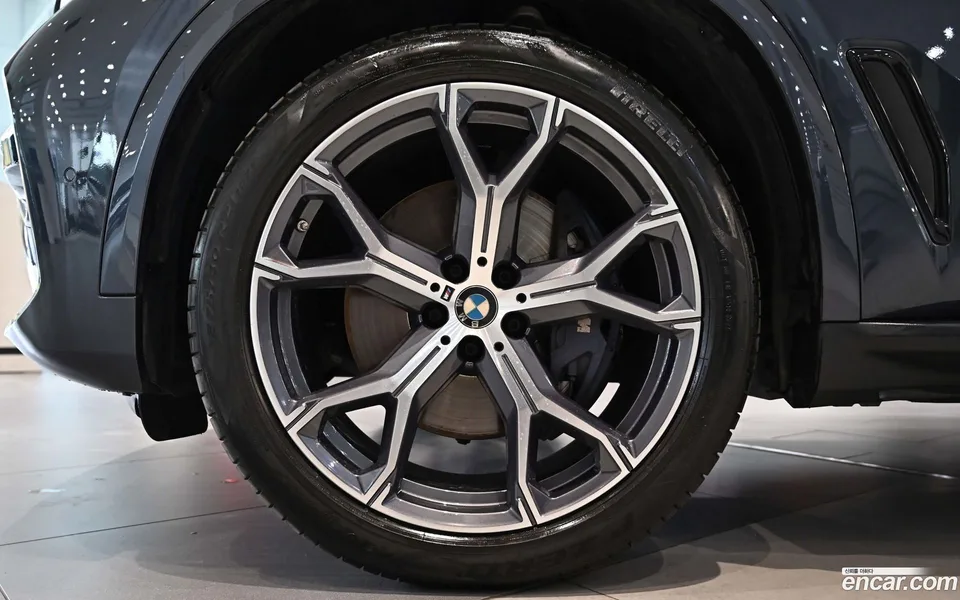 BMW X5 xDrive 40i M 2022 — миниатюра 5