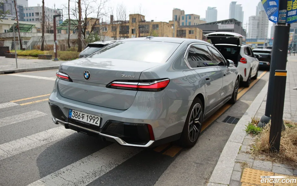 BMW 7 Series 740d xDrive M 2025 — миниатюра 2