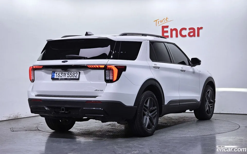 Ford Explorer 2.3 ST- 4WD 2024 — миниатюра 2