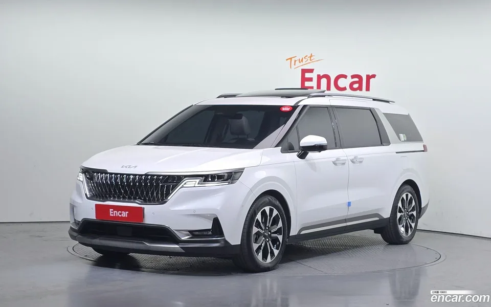Kia Carnival 7 2023 — фото 1, купить с доставкой в Москву