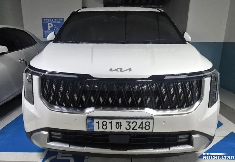 Kia Carnival 9 2025 — фото 1, купить с доставкой в Москву