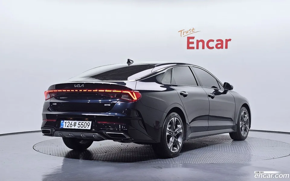 Kia K5 Hybrid 2023 — миниатюра 2