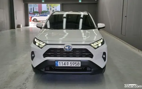 Toyota RAV4 2022 купить в Москве