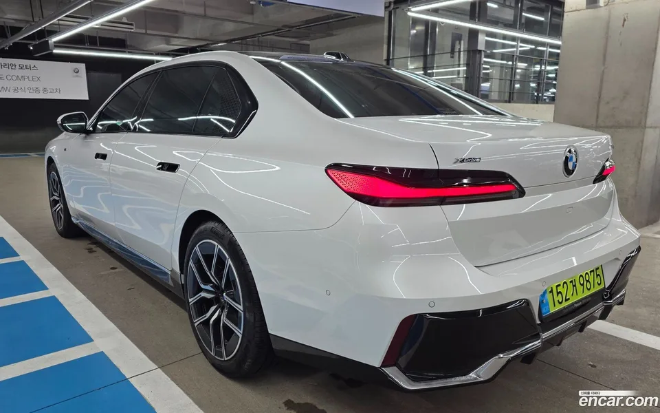 BMW 7 Series 740i xDrive M 2024 — миниатюра 2