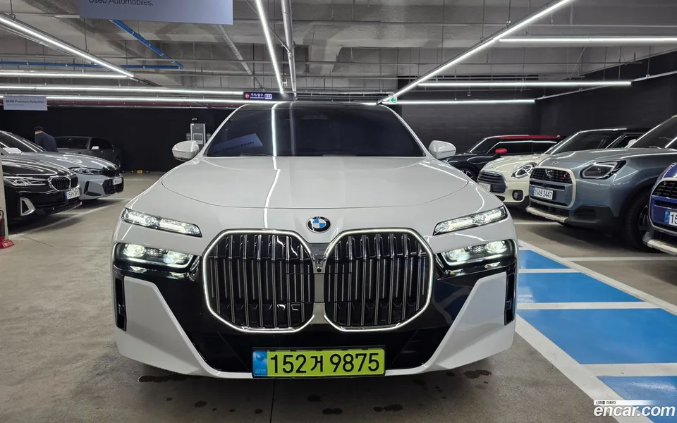BMW 7 Series 740i xDrive M 2024 — миниатюра 3